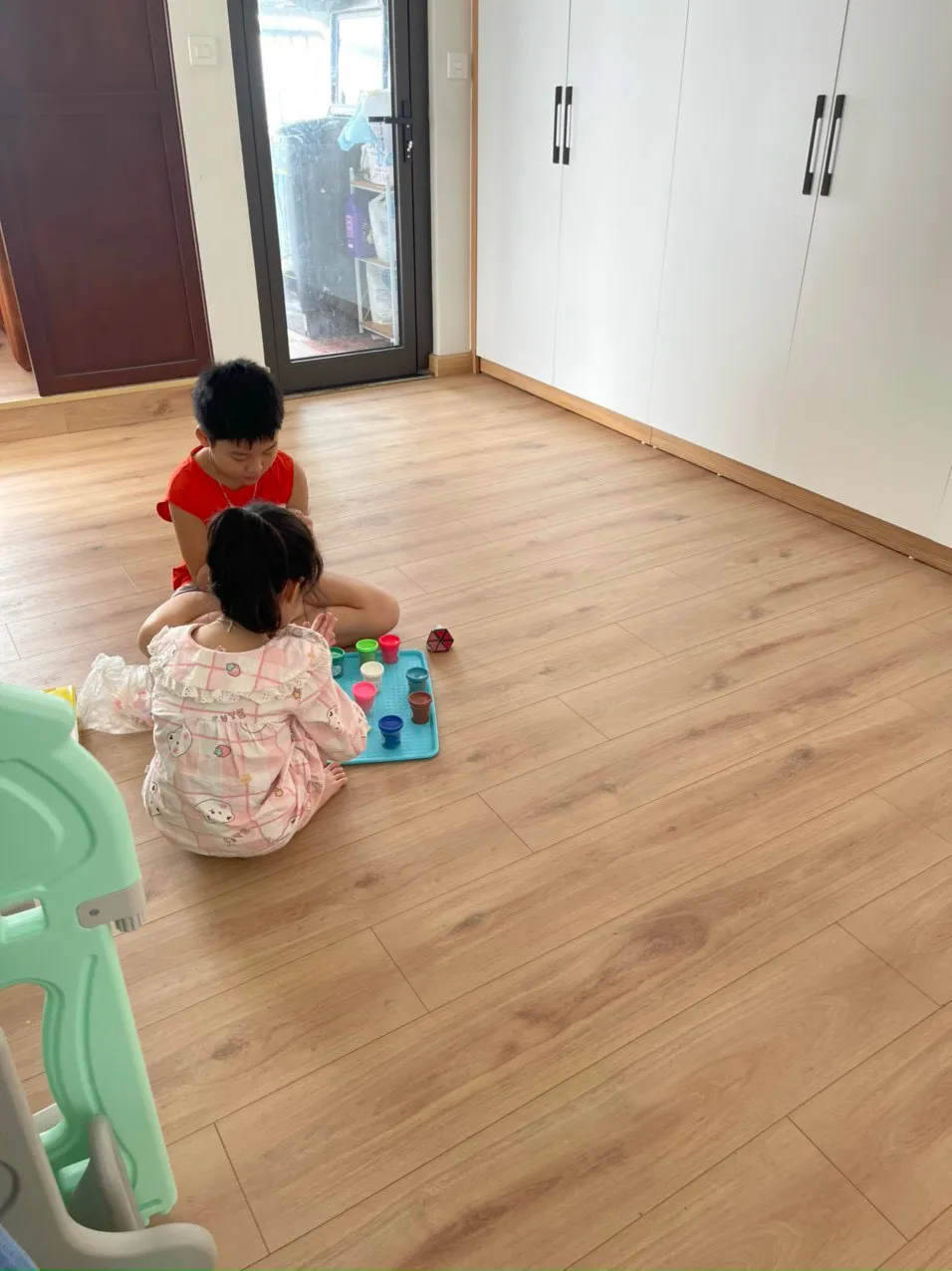 Sàn gỗ Binyl an toàn và thân thiện với trẻ nhỏ